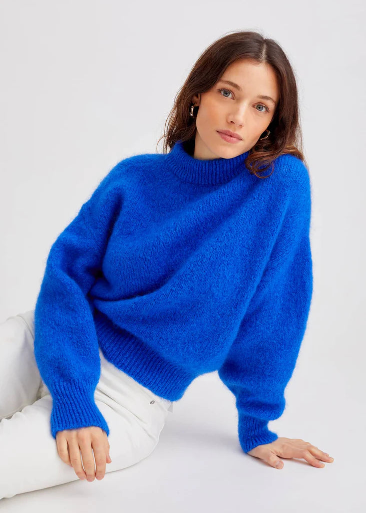 svetr z mohéru Jane electric blue