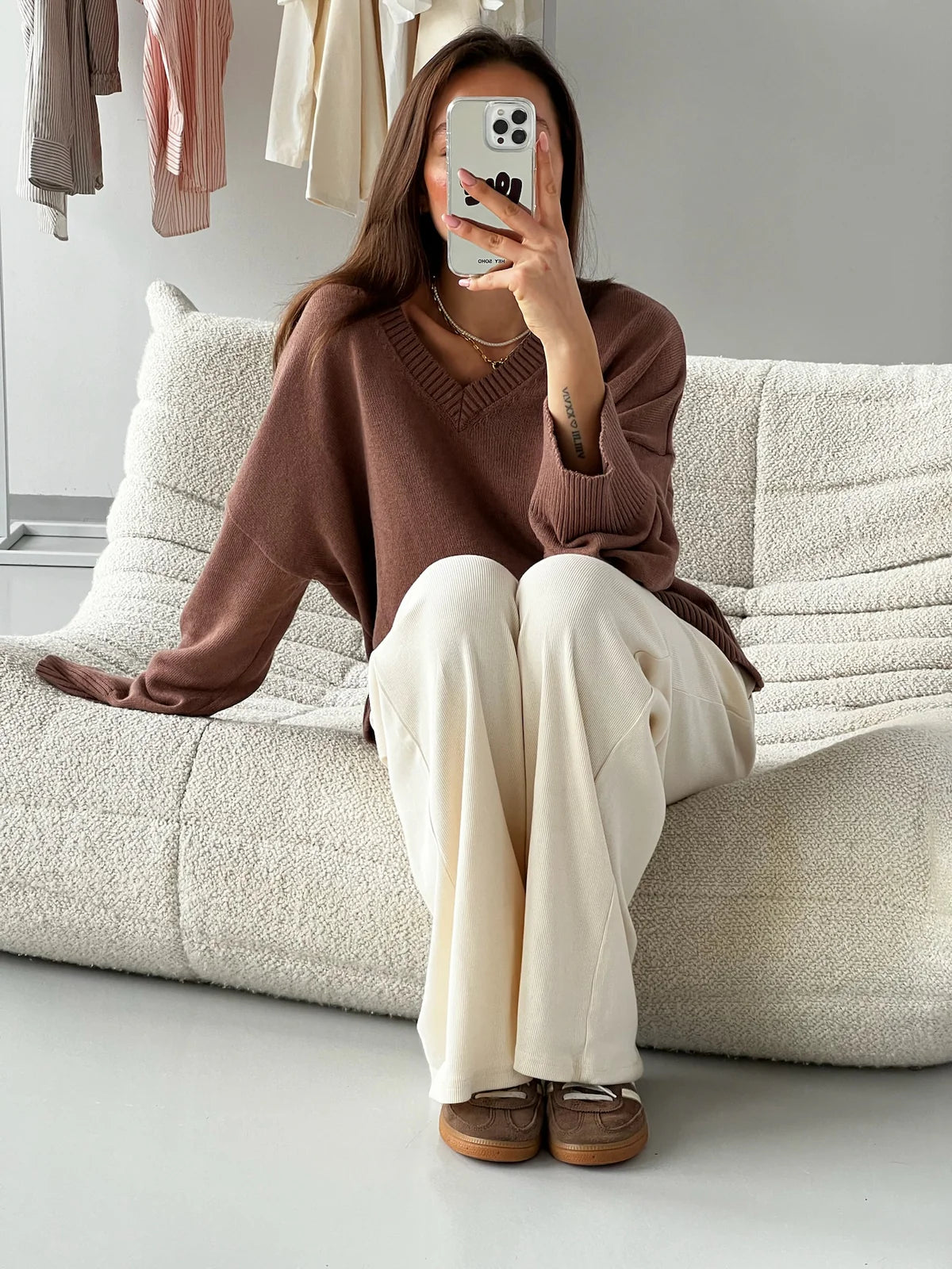 Isabelle V-neck Sweater Nougat
