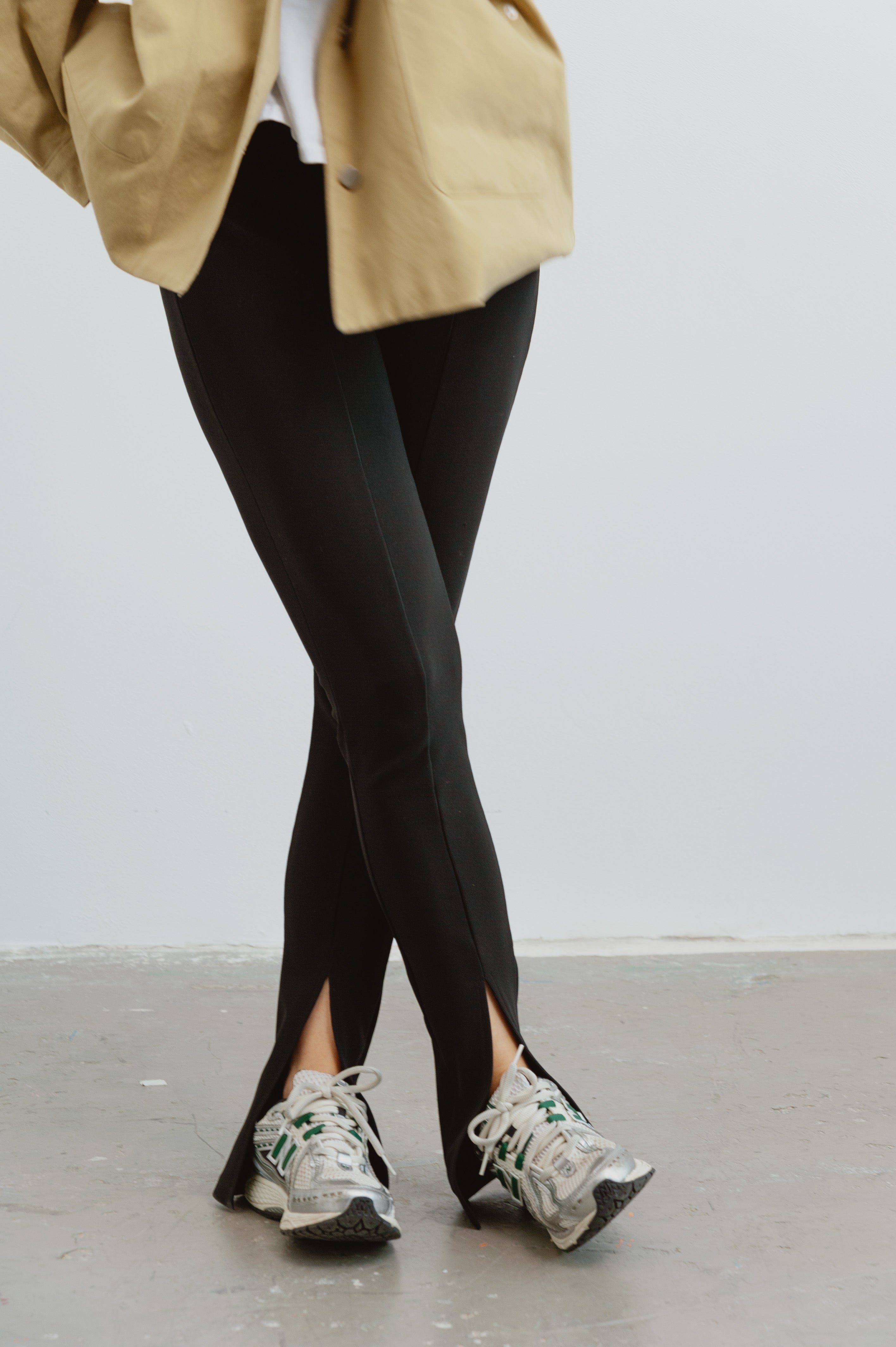 Carin Ribbed Flare Leggings black